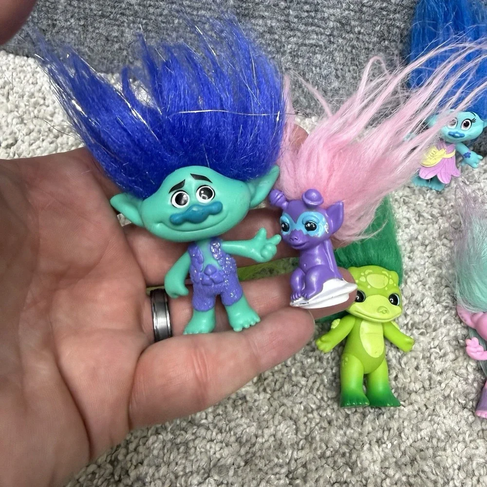 Dreamworks Trolls lot toy figures miniatures frog boy girl and other (READ)